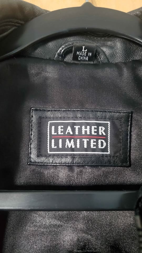 Vintage Women's Black Leather Limited Jacket - Size Large - photo 2