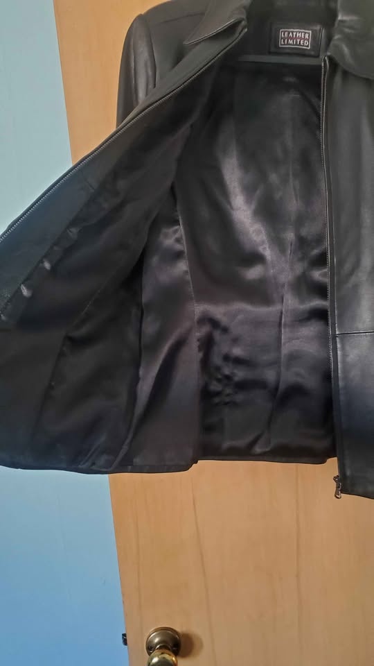 Vintage Women's Black Leather Limited Jacket - Size Large - photo 5