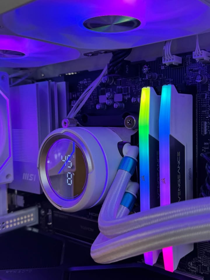 Ryzen 7 7800x3D | RTX 5070 | 32GB DDR5 | 1TB SSD GAMING PC - photo 5