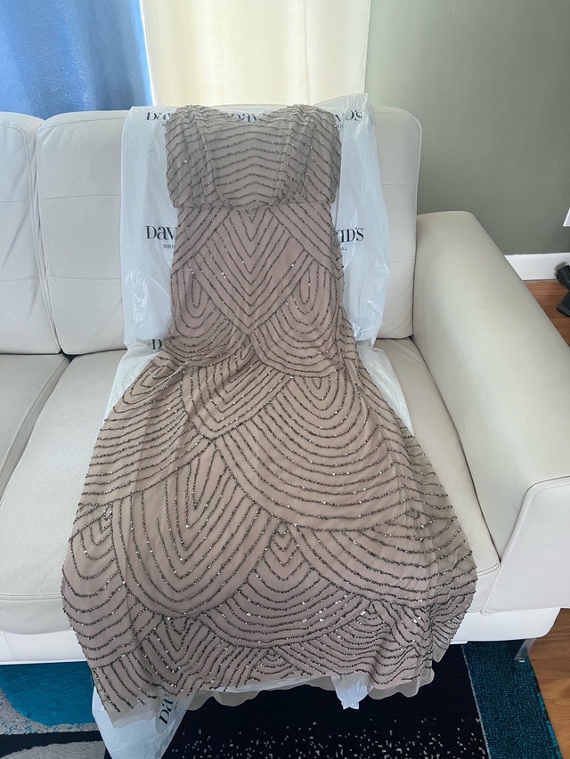 Adrianna Papell Beaded Gown - US Size 2 - photo 4