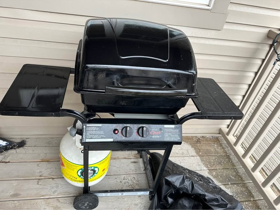 Master Chef 280 2-Burner Propane BBQ Grill - photo 2