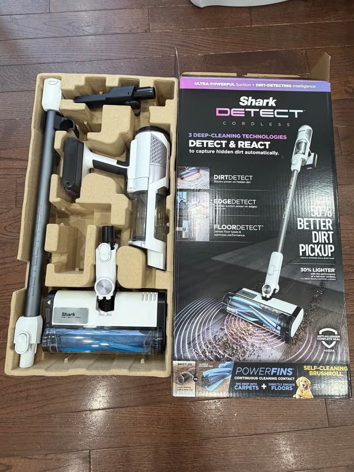 Shark Detect Pro Cordless Vacuum not charging - photo 2