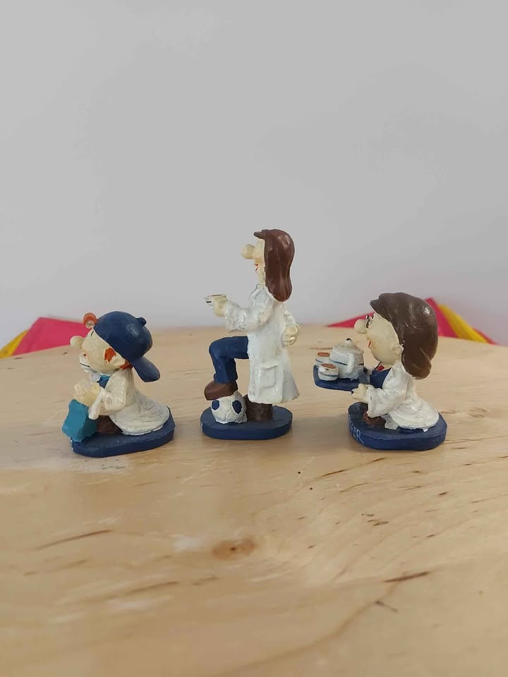 Vintage Tetley Tea Collectors Figurines-1995 - photo 2