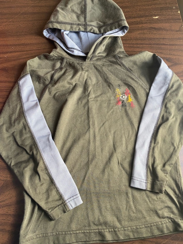 Old Navy Green Hoodie - Kids Size S (6-7)