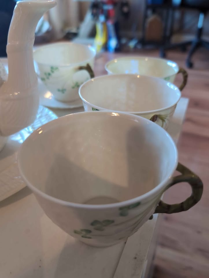 Vintage Belleek Ireland Shamrock Tea Set – Basketweave Porcelain - photo 3