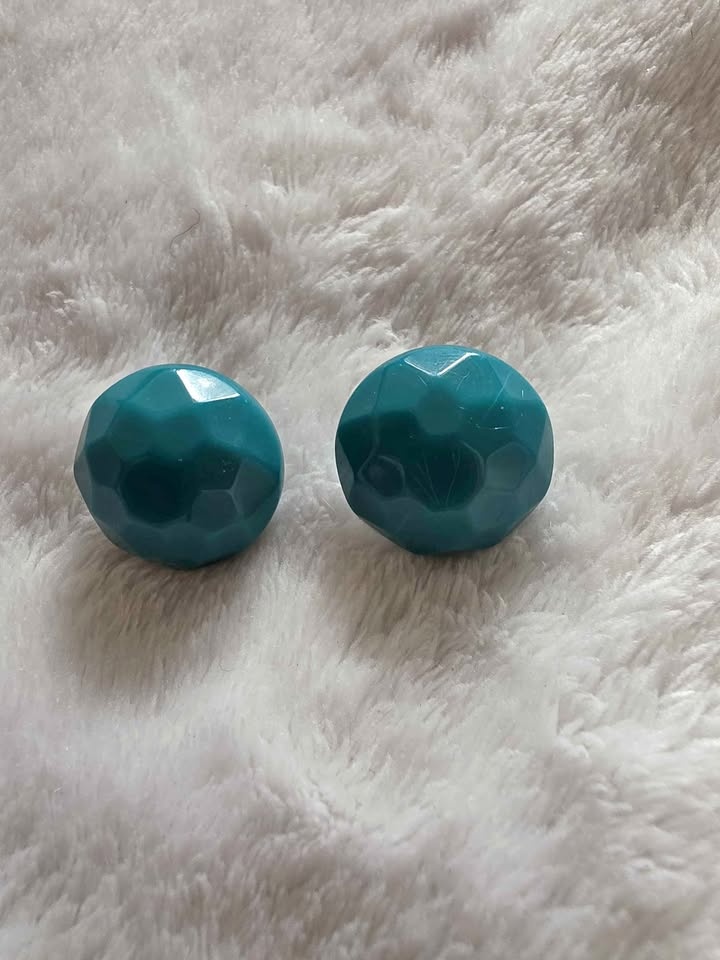 Vintage Teal studded earrings