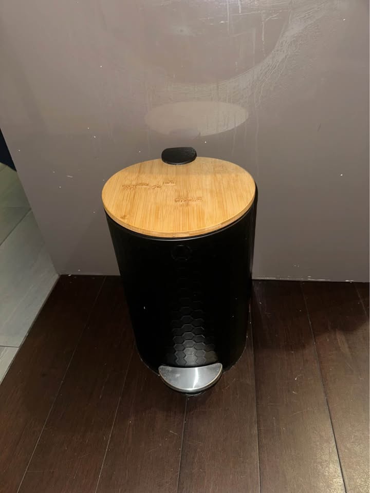 Small Rubbish Bins - $5 Each - photo 2