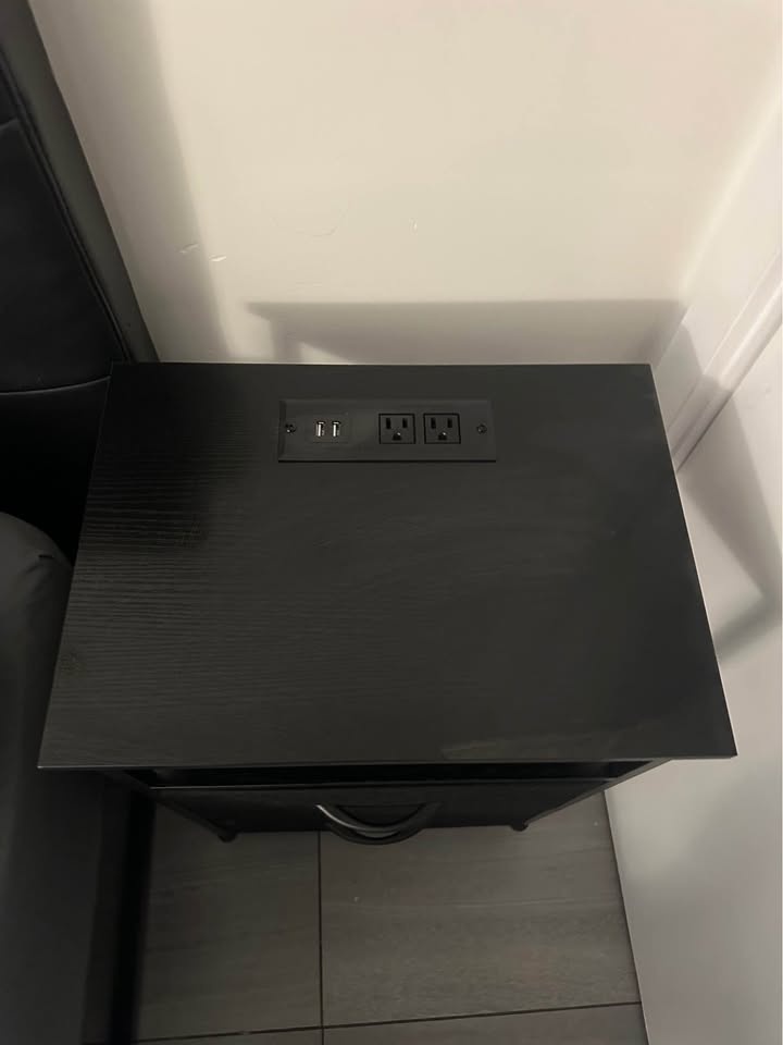 X2 Sidetables with power outlets - photo 2