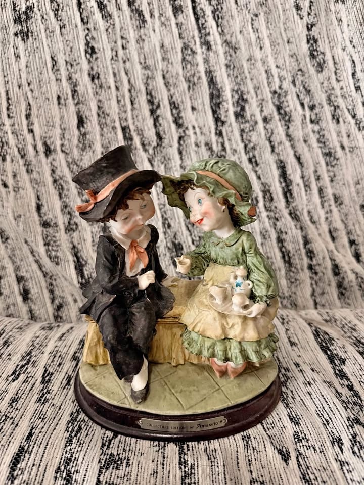 Vintage Collectors Edition Figurine – Amoretto Couple on Bench