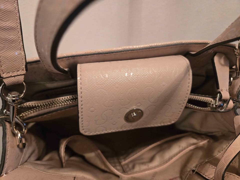GUESS LEATHER BAG $80 - photo 4