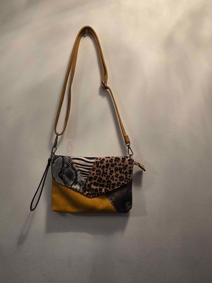 MANDOLINE PURSE $45 - photo 3