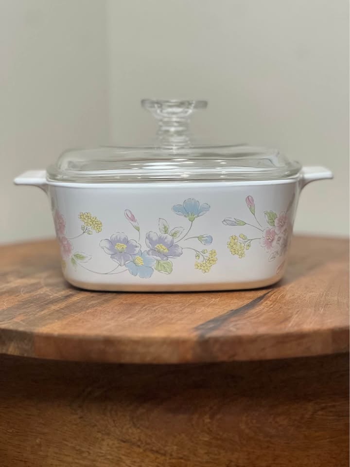 CorningWare Pastel Bouquet Casserole Dishes w/ Pyrex Lid - photo 2