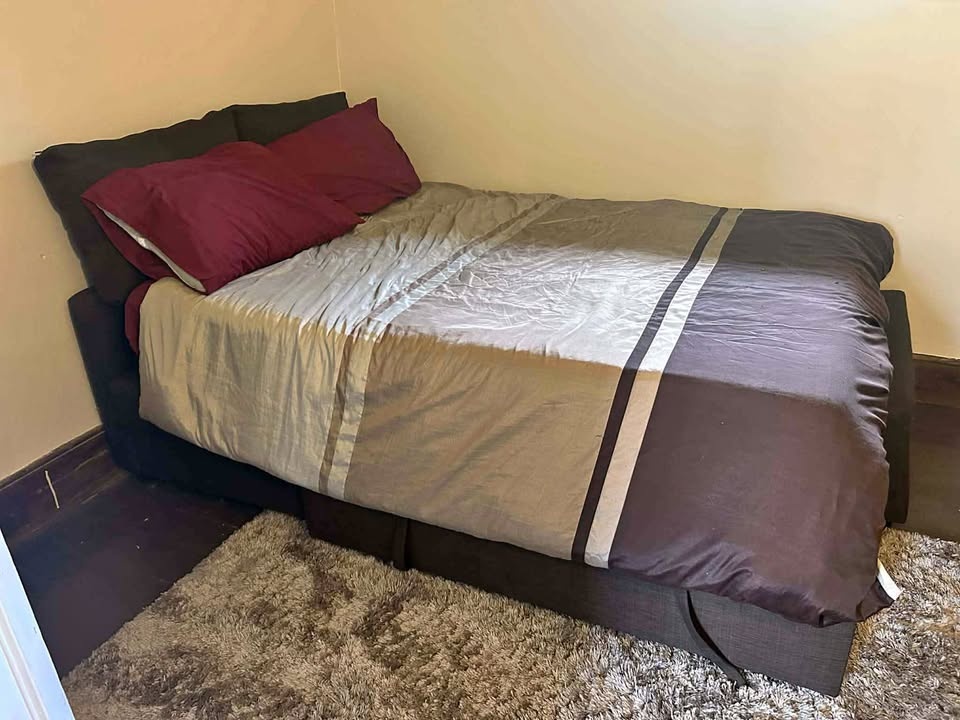 Ottoman Double Bed Smoke Free Pet Free