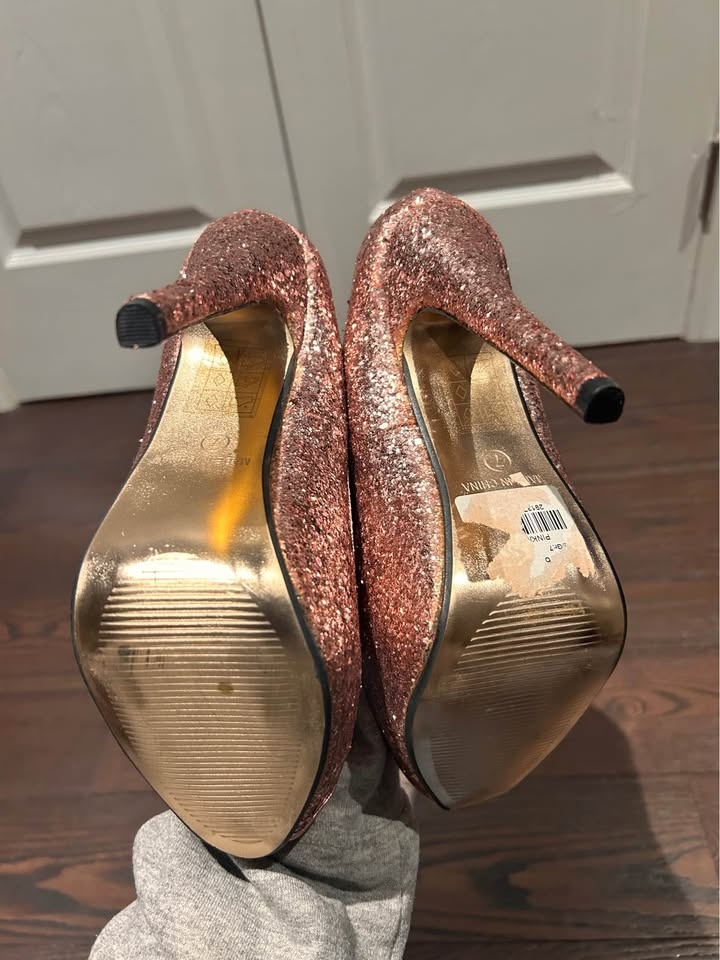 Cute Stiletto Heels (Le Chateau) Size 7 - photo 4