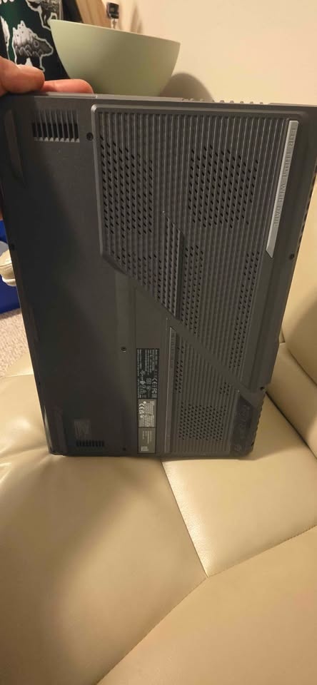 ASUS ROG Strix Gaming Laptop - photo 3