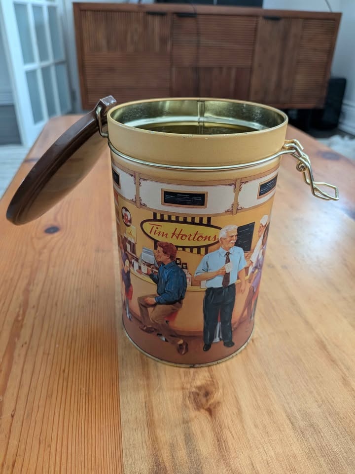 Tim Hortons Collectible Coffee Canister 2001 - photo 2