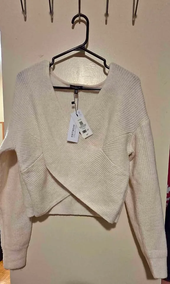 Dynamite knitwear collection - cross over sweater XS thumbnail