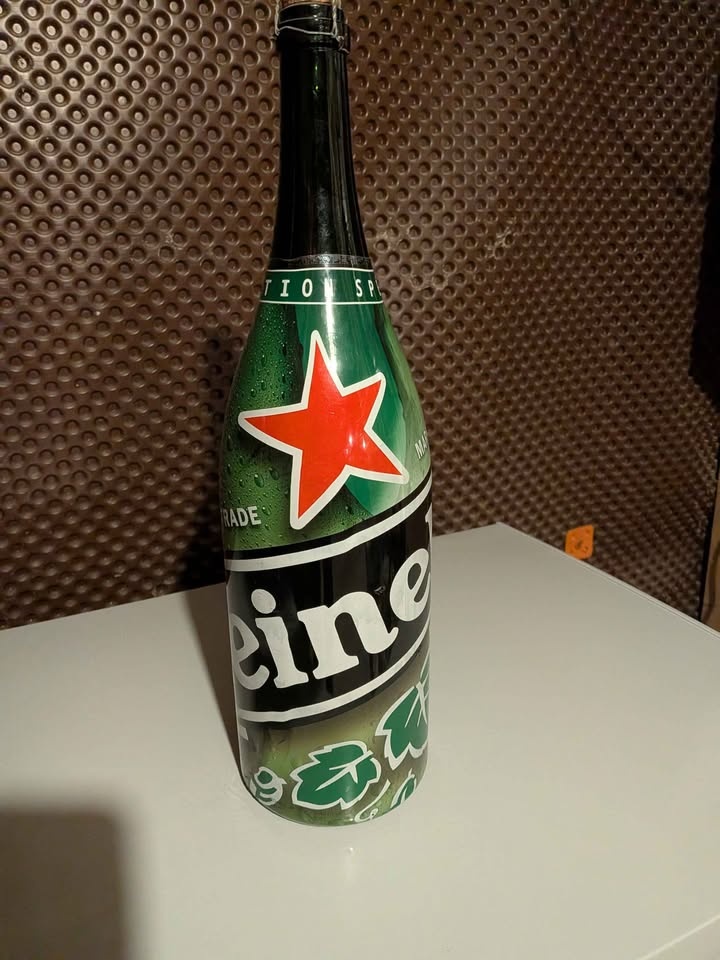 Heineken Oversized Beer Bottle - photo 2