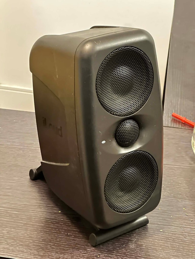 iLoud MTM Studio Monitor - IK Multimedia
