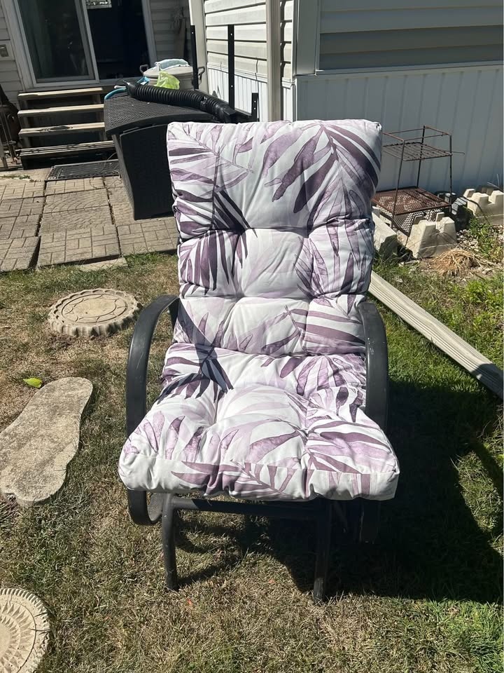Patio furniture - photo 5