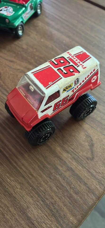 Trucks - photo 4