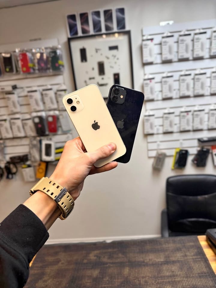 iPhone 12 64GB Unlocked 100% Battery