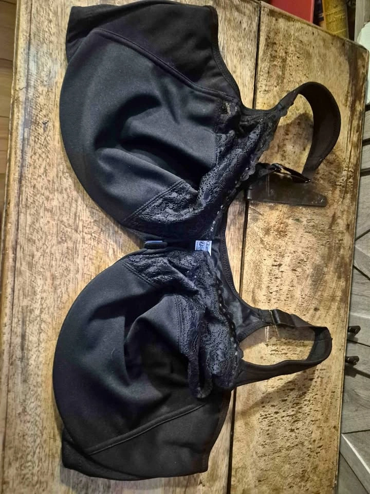 New Glamorise Plus Size Bra 50DD