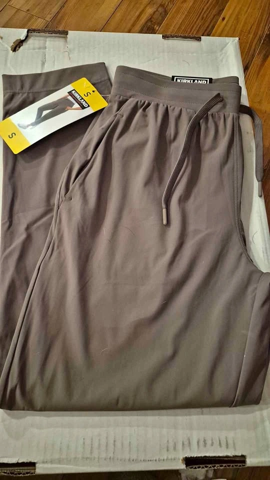 Kirkland light weight pants small