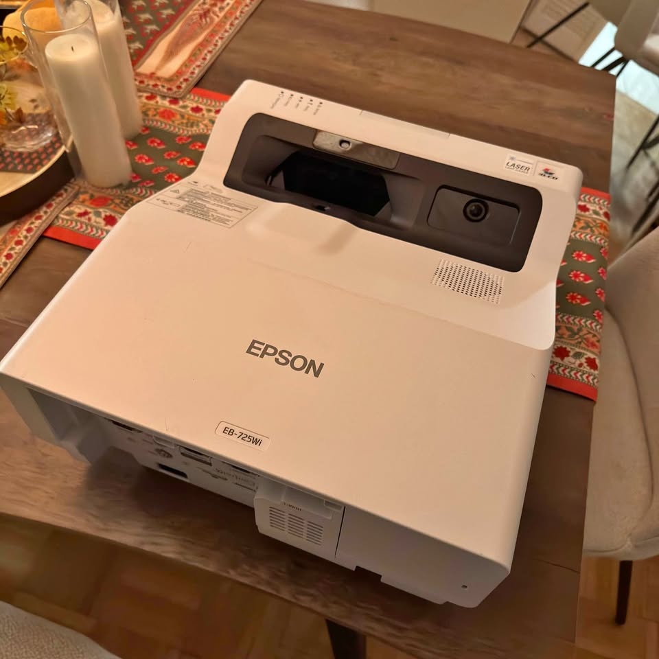 Epson Brightlink EB-725Wi Ultra Short Throw Interactive Laser Pr