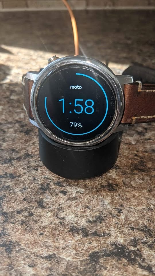 Moto 360 second gen - photo 2