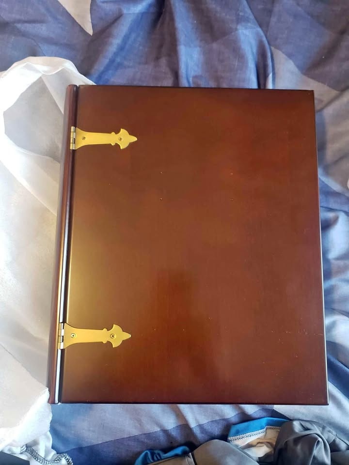 Bombay memory box