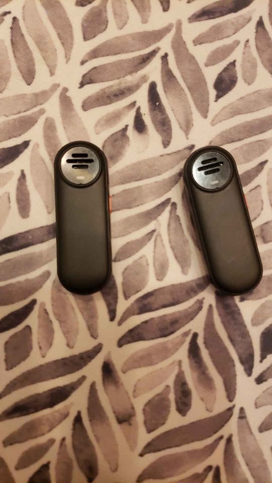 Wireless microphone and amplifier - photo 3
