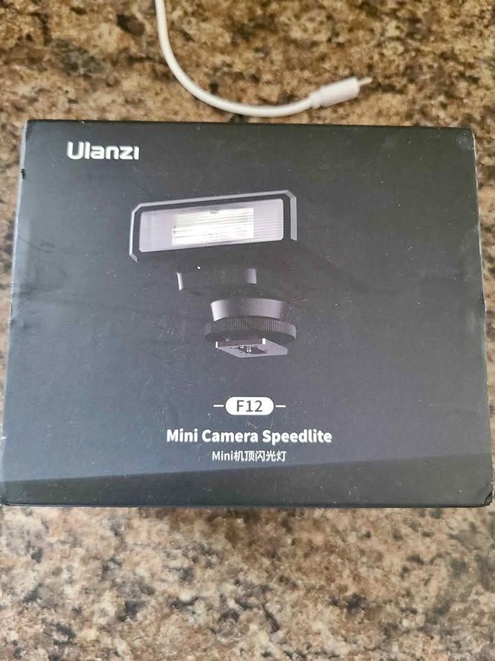 Ulanzi F12 Mini Camera Speedlite