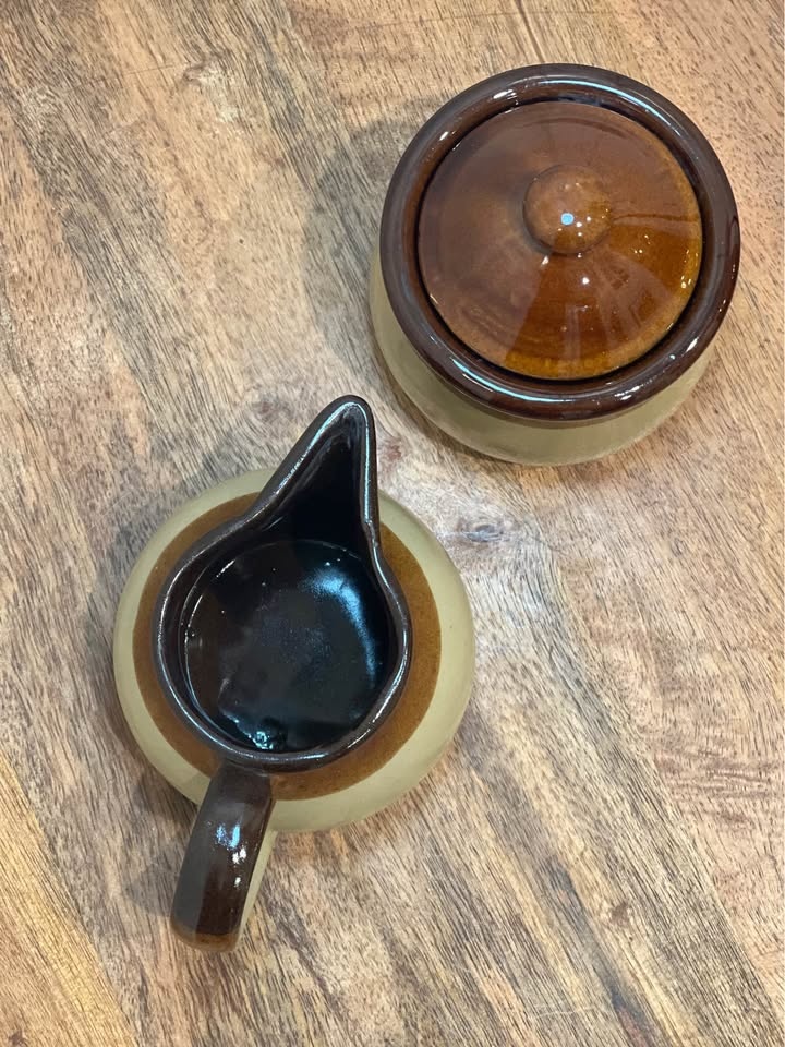 Vintage Stoneware 3 Tone Brown Sugar & Creamer Set - photo 4