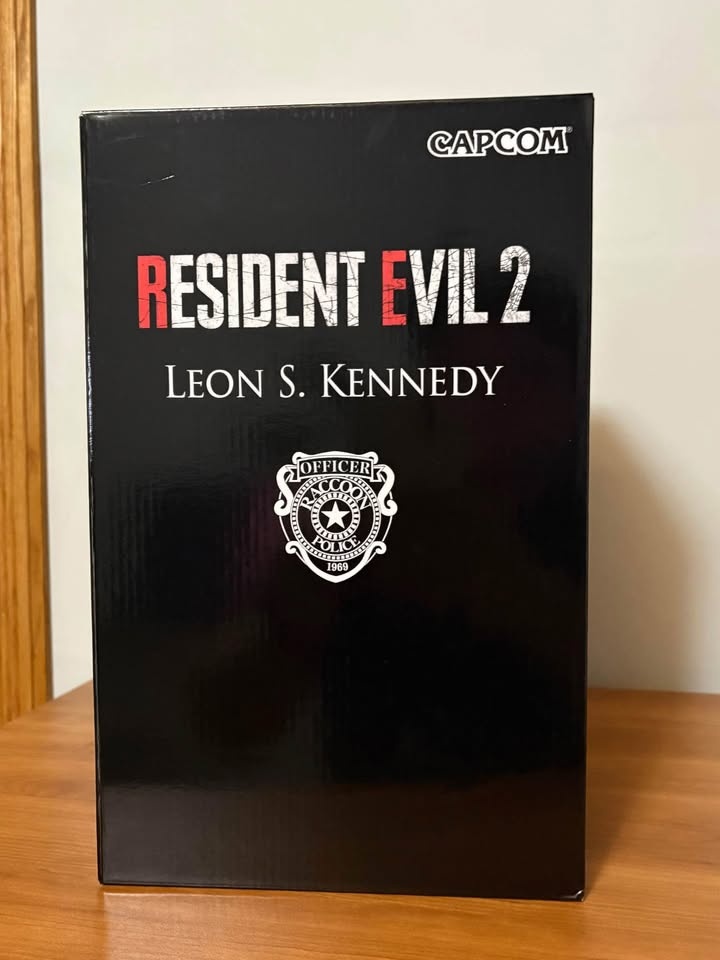 Resident Evil 2 Collector's Edition (2019, PS4/PS5) - Leon Statu - photo 2