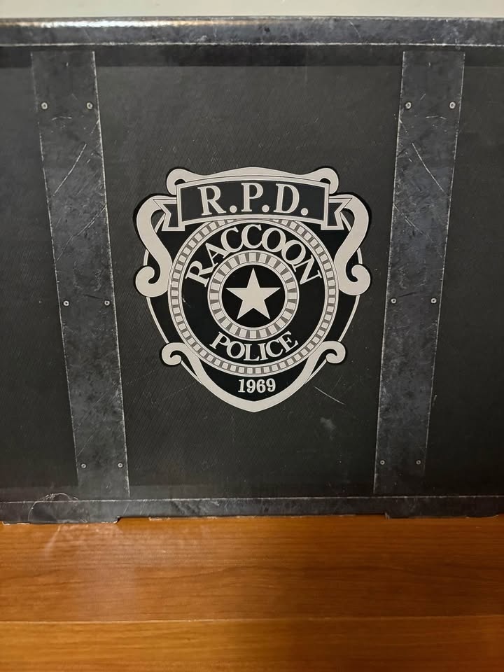Resident Evil 2 Collector's Edition (2019, PS4/PS5) - Leon Statu - photo 4