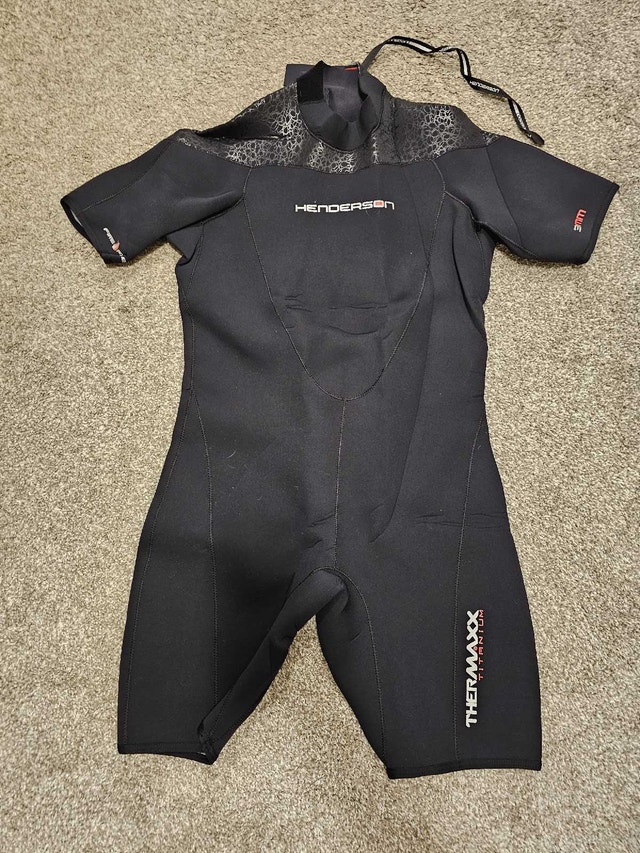 BRAND NEW & UNUSED! Henderson Thermaxx wetsuit