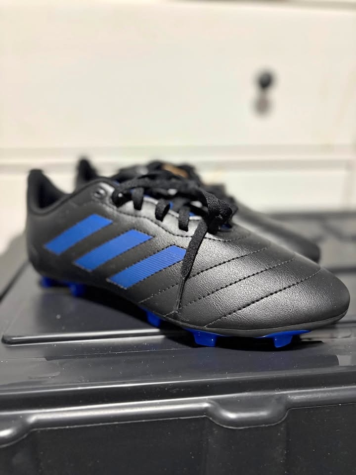 Adidas Soccer Cleats - Size 6Y