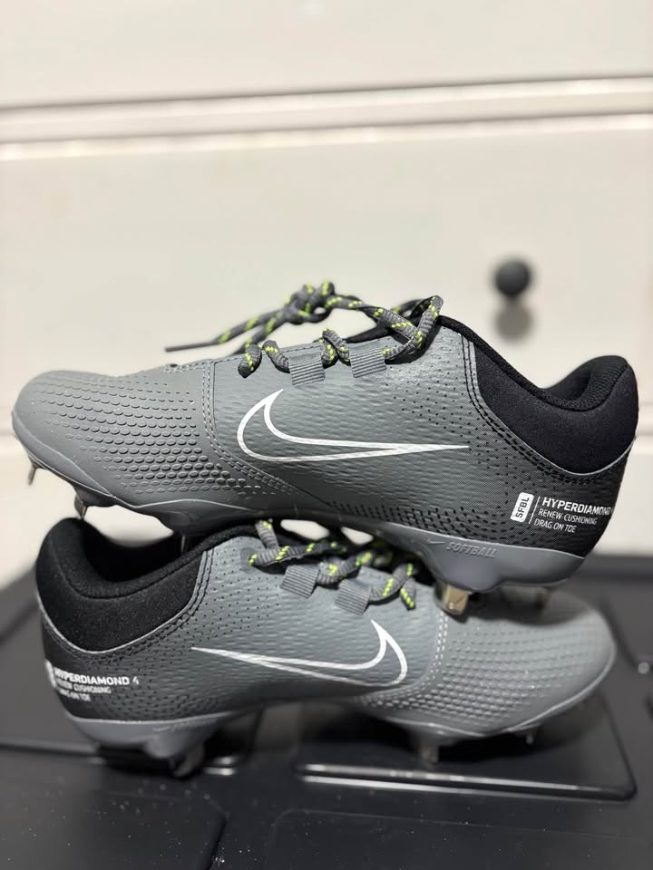 Nike Women's Baseball Cleats - Size 6.5 - photo 4