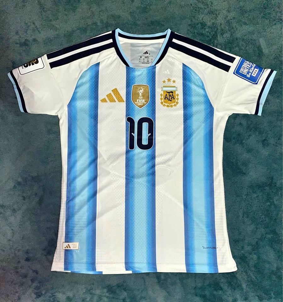 Messi Home Argentina 2026 World Cup Jersey w/ Patches - Large