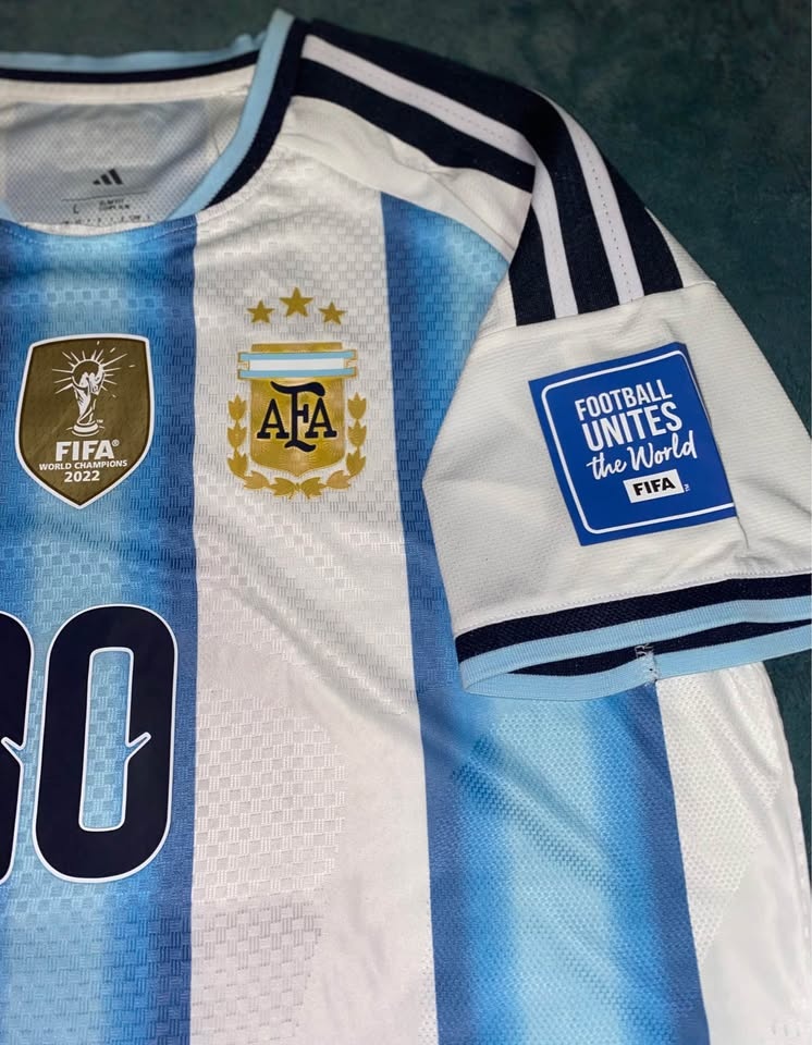 Messi Home Argentina 2026 World Cup Jersey w/ Patches - Large - photo 4
