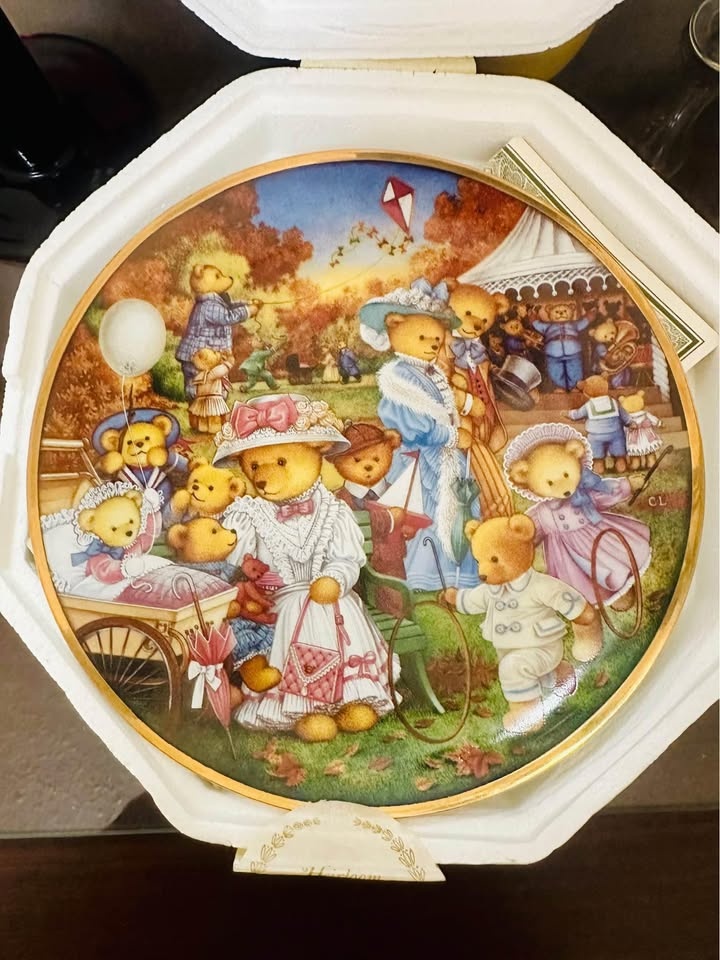 Vintage Carl Lawson Teddy Bear Outing Limited Edition Plate w/ C - photo 3