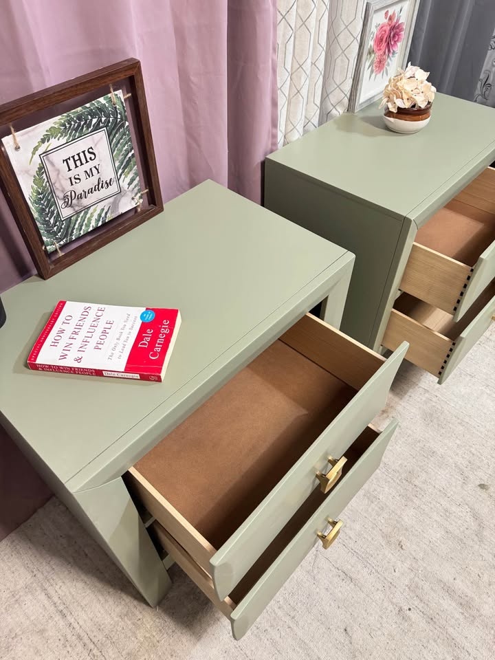 Matching nightstands for sale - refinished - photo 3