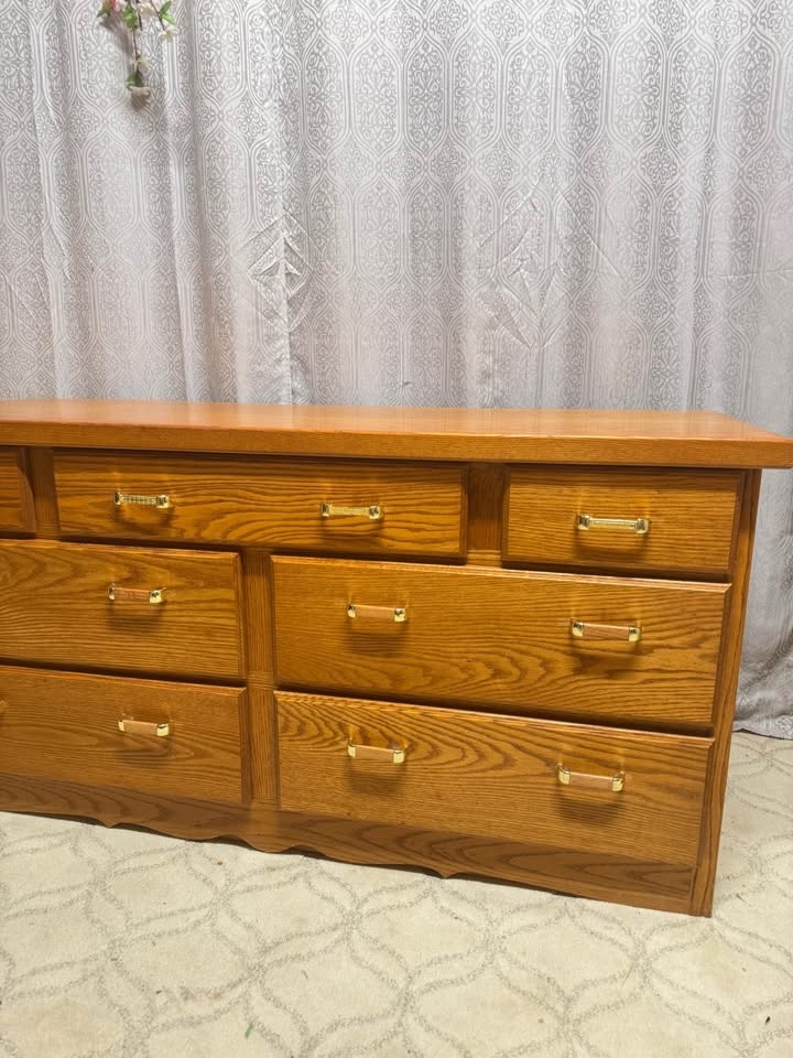 Solid oak wood dresser for sale - photo 2