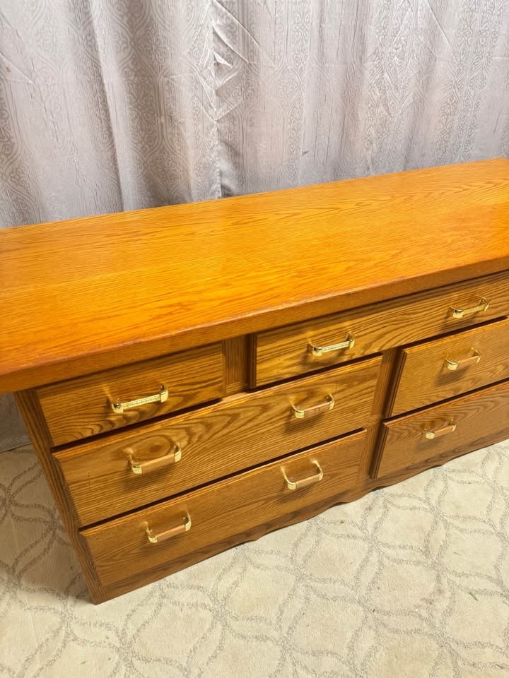Solid oak wood dresser for sale - photo 3