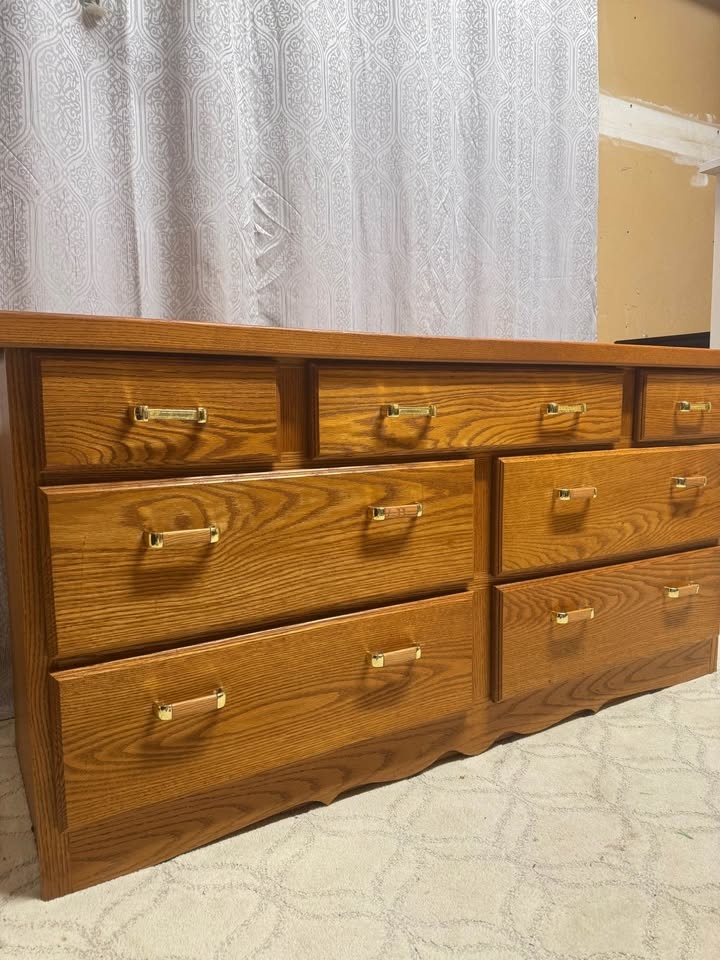 Solid oak wood dresser for sale - photo 4