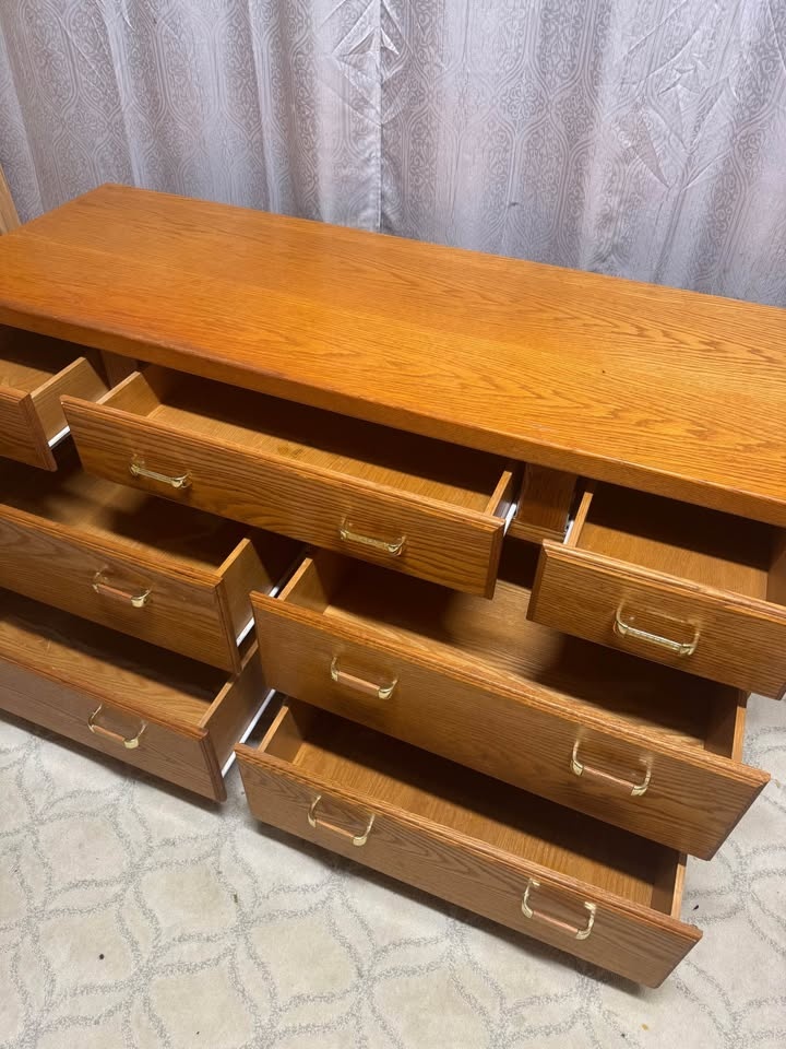 Solid oak wood dresser for sale - photo 5