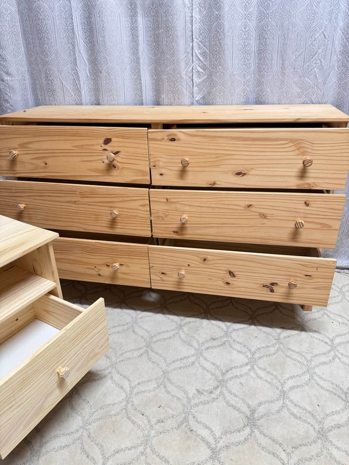 Dresser and nightstand set very good condition - photo 4