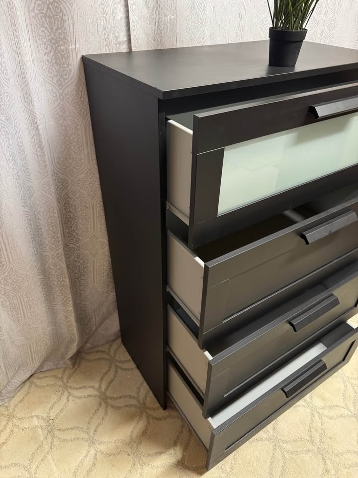 Ikea Dresser for sale in good condition - photo 3