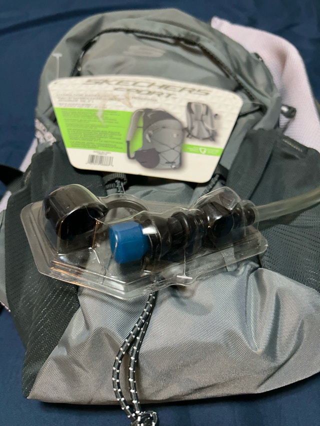 Brand New Skechers Sport Hiking Hydration Backpack - photo 3
